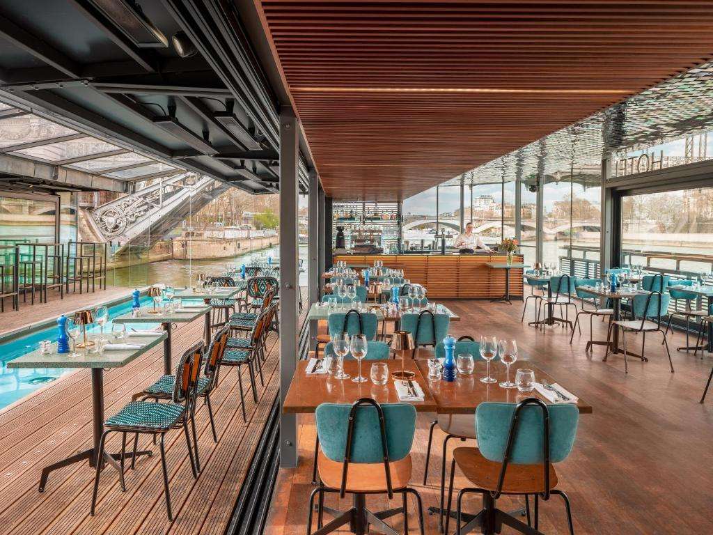 Piscine - Bar - Restaurant - Off Paris Seine