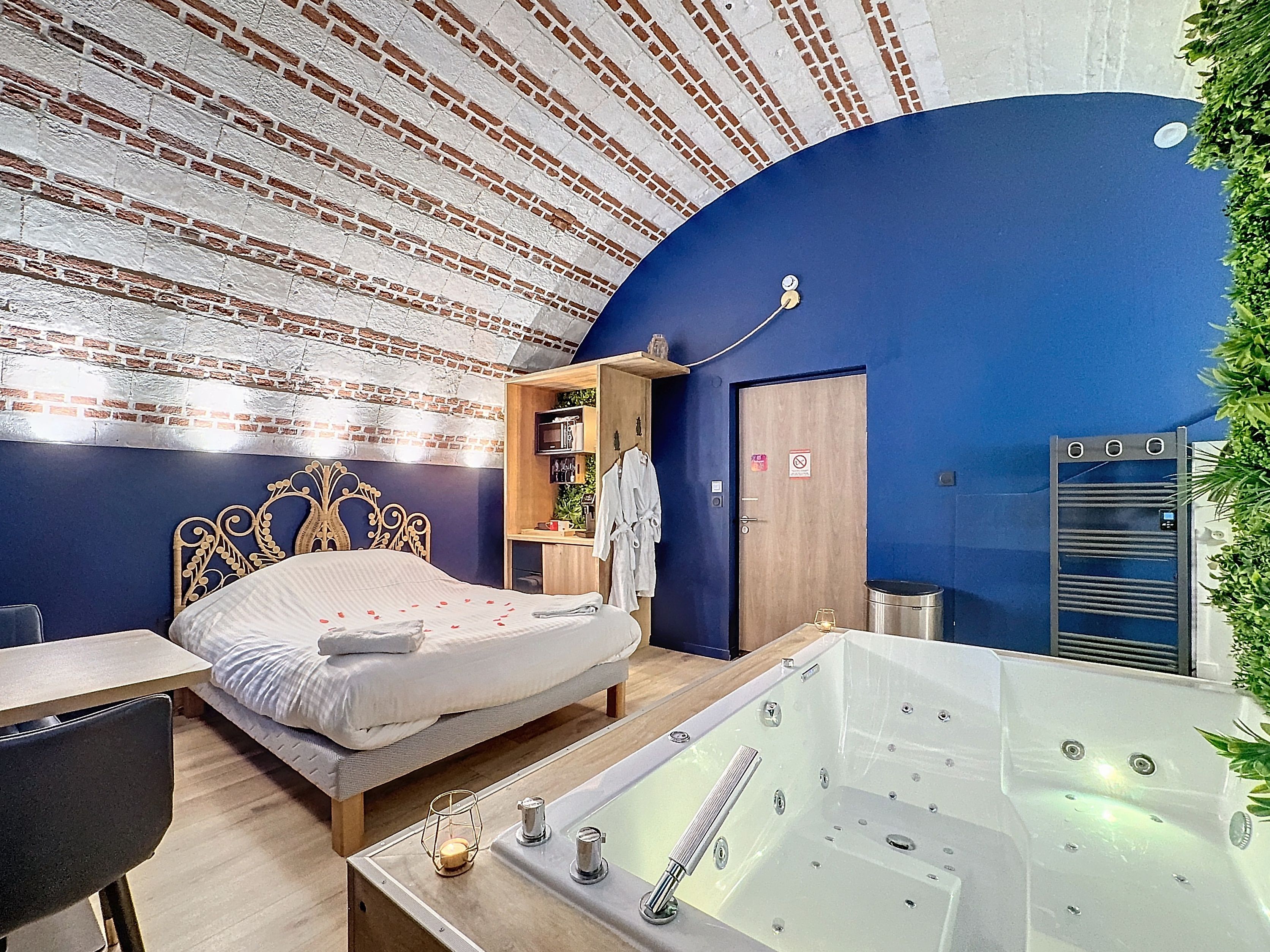 L'Envoûtante - La Parenthèse Envoûtée