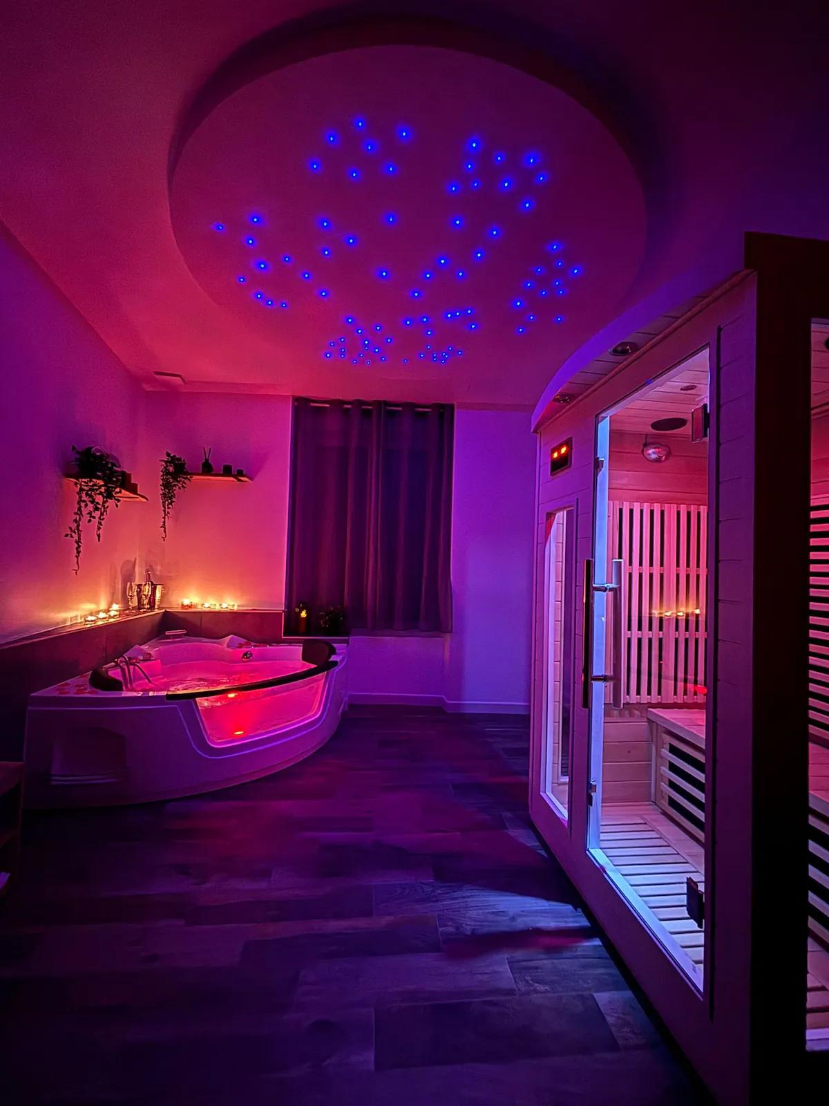 Baignoire Balnéo & Sauna - La Suite Amor - Les Suites Gaillardes