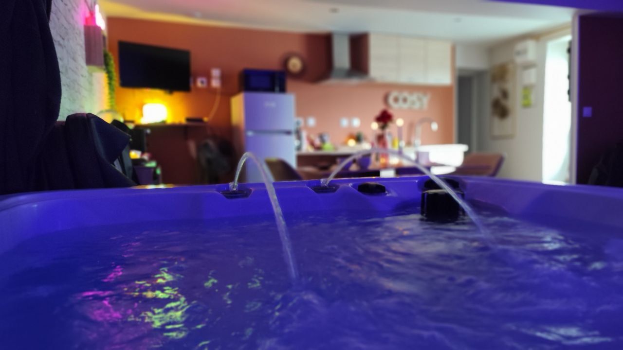 Jacuzzi - La Suite de chez Adeline - Photo JPC