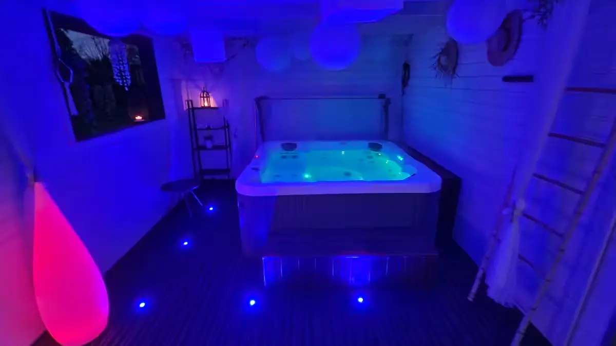 Jacuzzi - La Douce Escapade - Le Nid