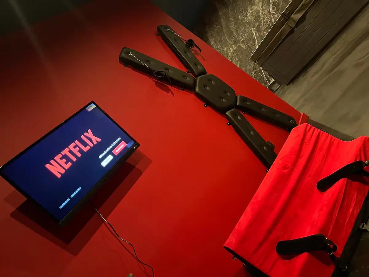 TV & Croix de Saint André - 50 Nuances de Plaisir