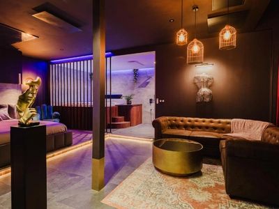 Les Private Places