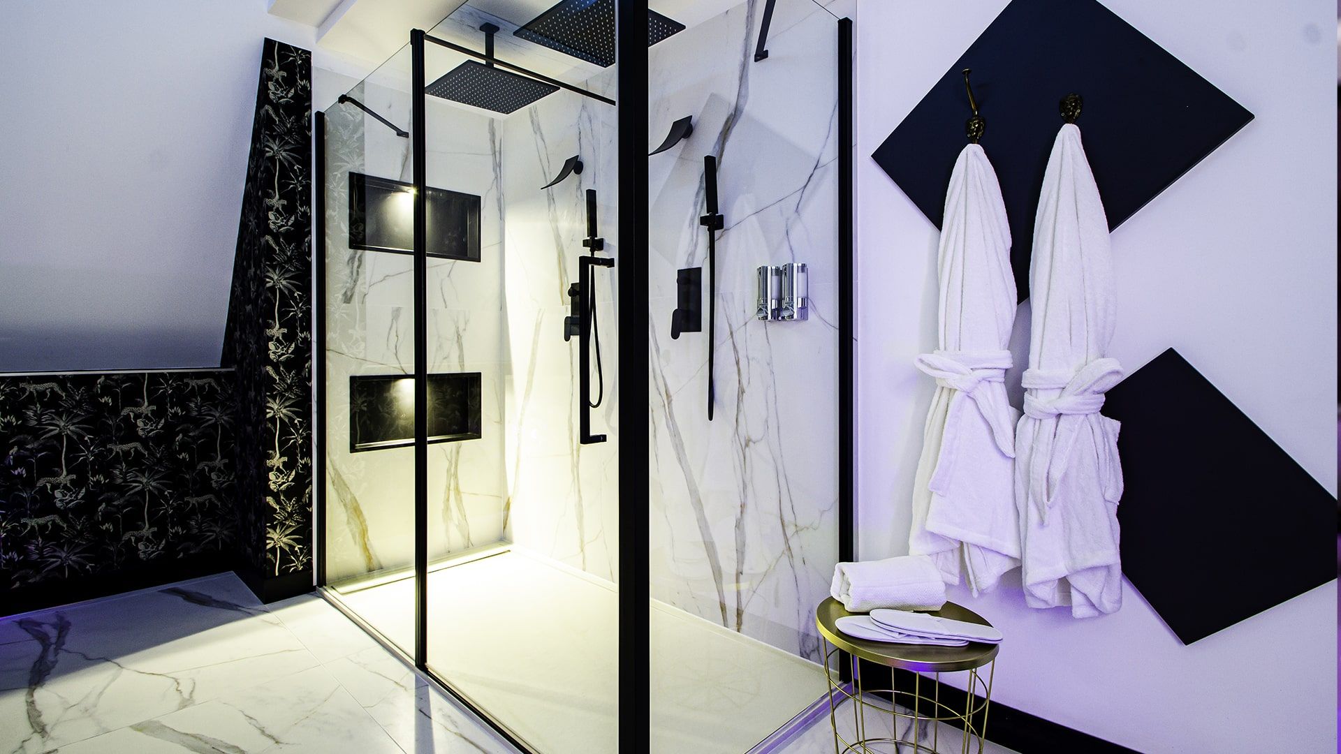 Double douche - Salle de Bain Balnéo - Royal Room