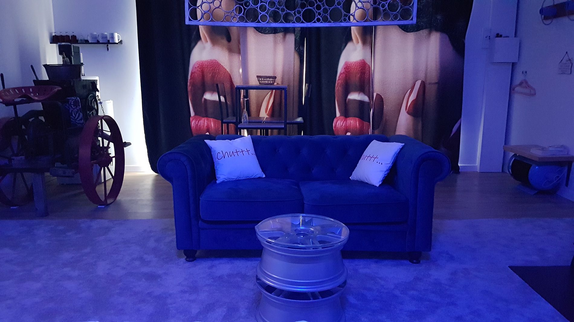 Salon - La Suite Fraise - Chuttt...