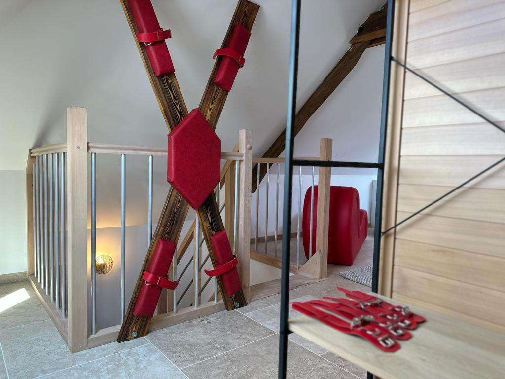 Croix de Saint André - L'Évasion - Love Room Tours