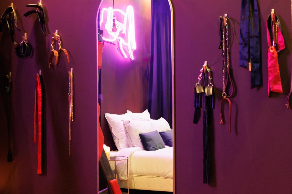 Quelques accessoires - Suite Aphrodisia - ambiance interdite - Just For Us