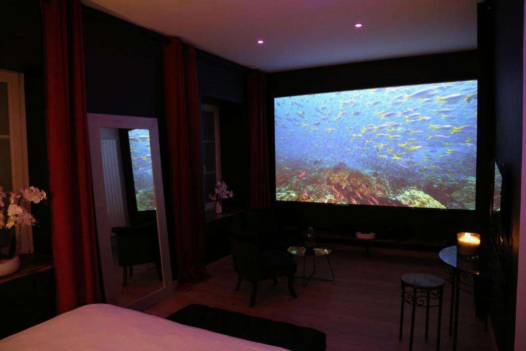 Home Cinema - Love Room Gold - Les Délices Rooms