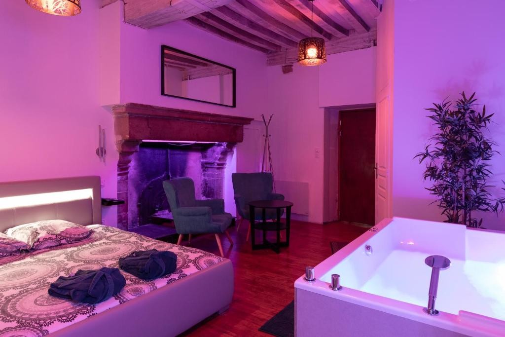 Appartement Luxury Spa à Dijon - Chambre romantique pour couple