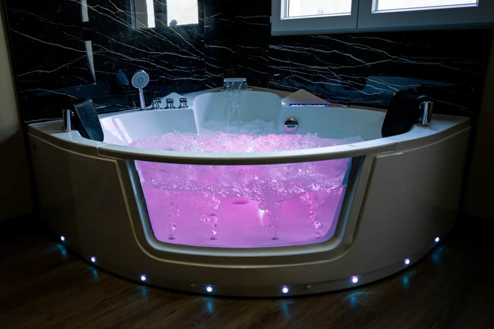 Baignoire Balnéo -  Love Room -  Les Clefs du Patio