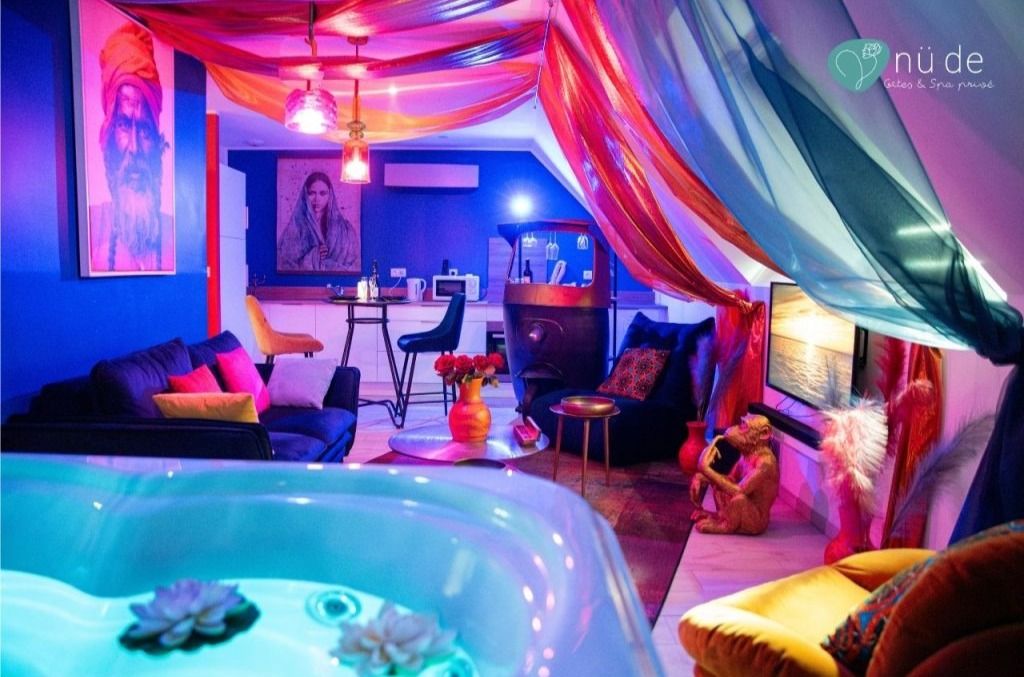 Le Secret de Kâma à Zuydcoote avec jacuzzi privatif - Chambre romantique pour couple