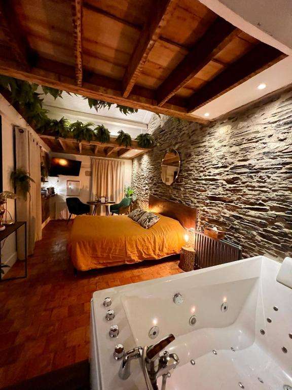 Love Room Jungle - Les Petits Plaisirs Angers