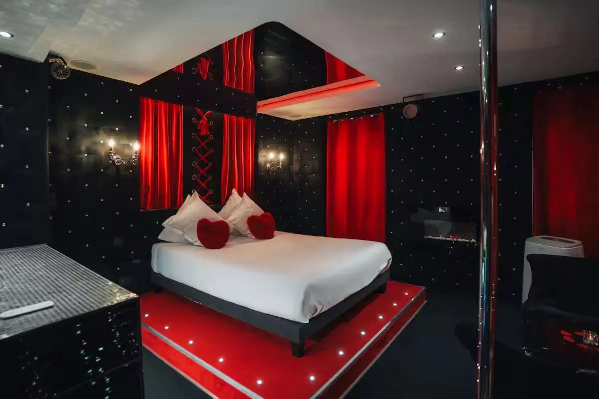 Chambre  -  Le Cabaret VIP Spa