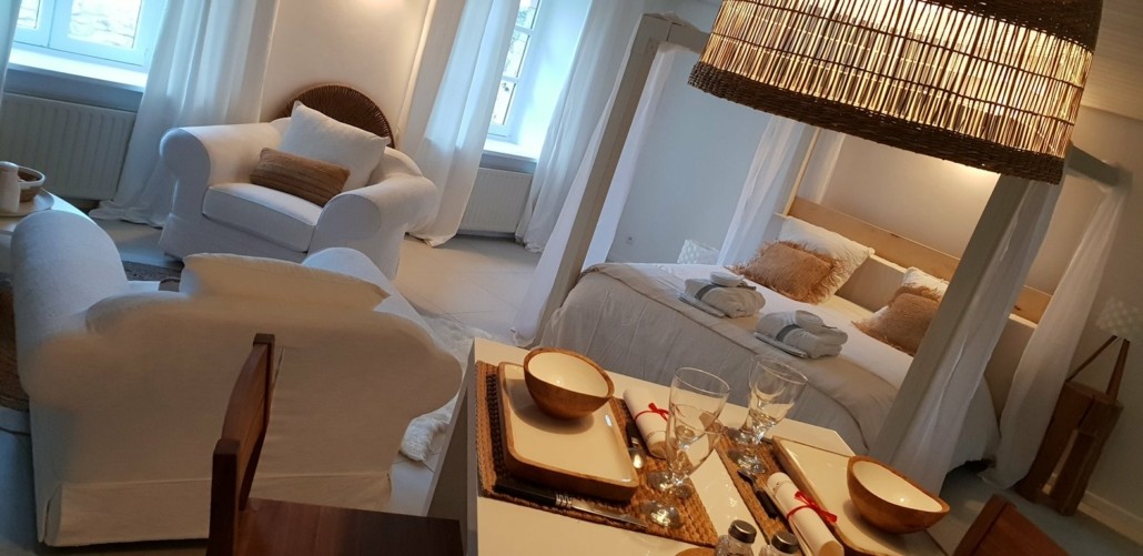 Suite Ibiza - Château Duo à Livron-sur-Drôme avec jacuzzi privatif - Chambre romantique pour couple