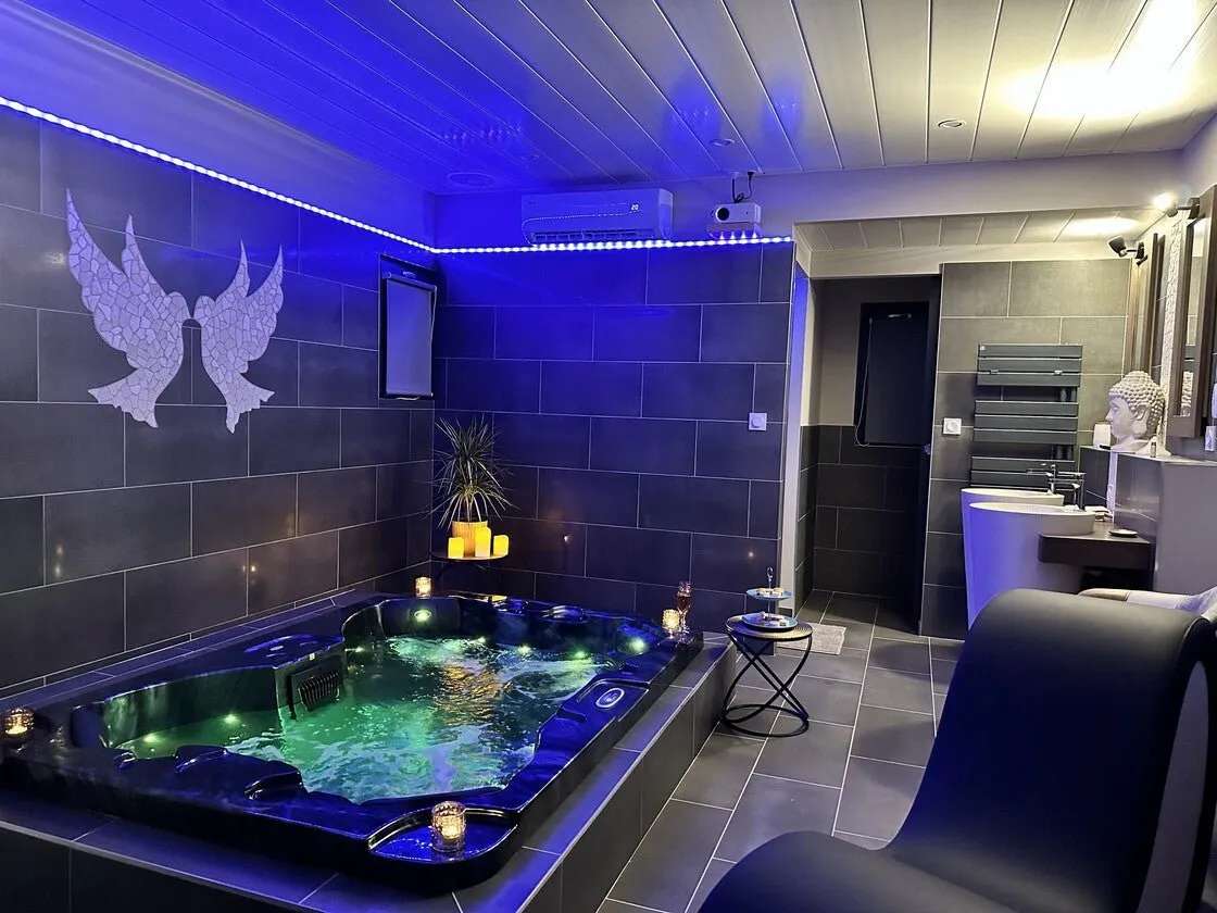 Ambiance Nuit Jacuzzi - Le Colombier - L'Étang du Vieux Doyenné