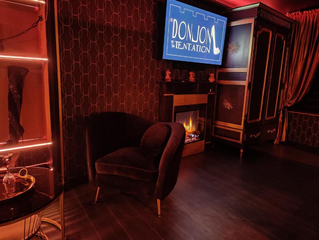 Salon & Cheminée - Le Donjon de la Tentation