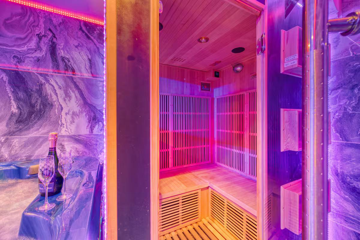 Sauna - Love Attitude