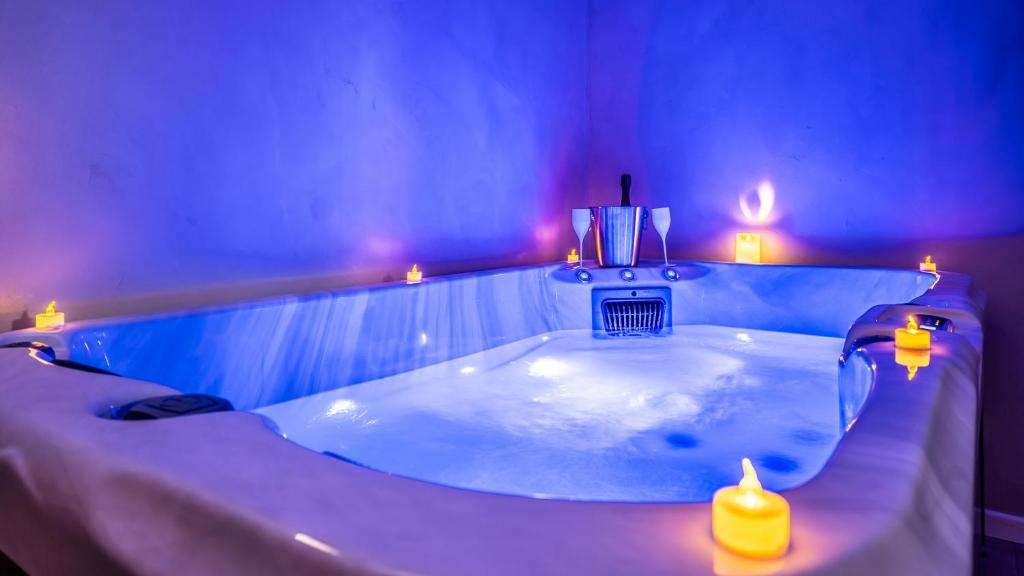 Jacuzzi  - Love Room - La Grange de Clyna