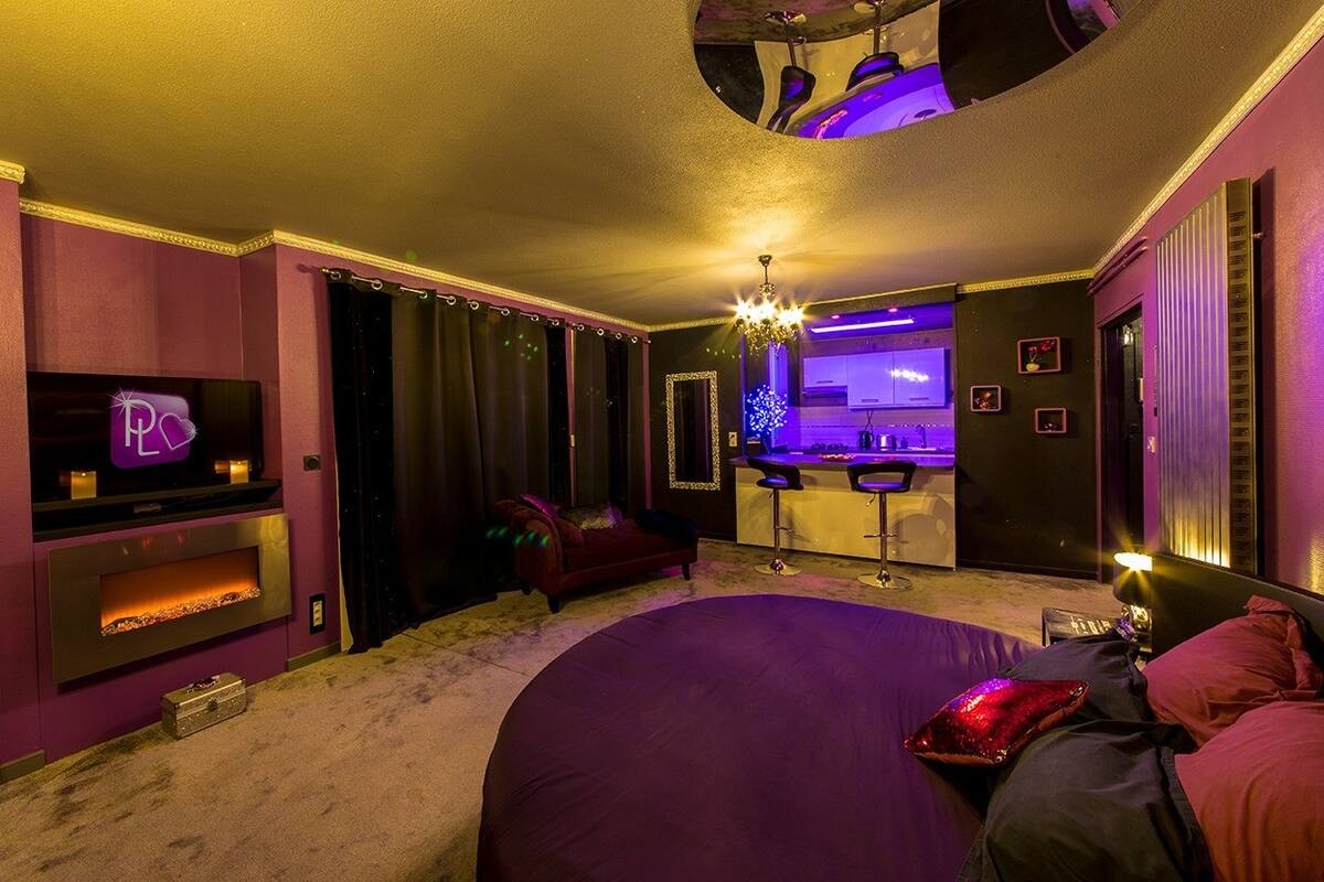Purple Lovt à Perpignan - Chambre romantique pour couple