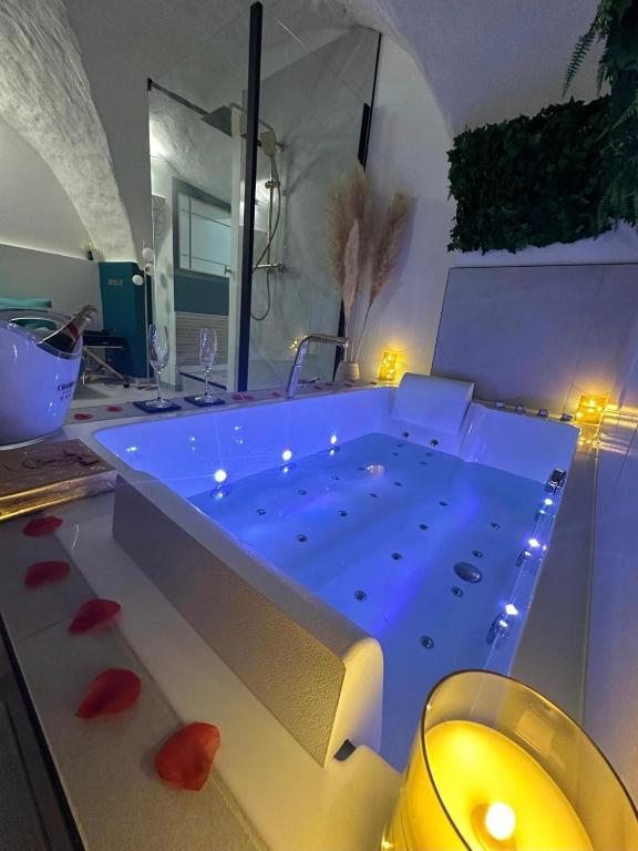 Baignoire Balnéo - La Love Room X