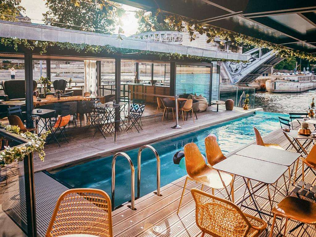 Piscine - Bar - Restaurant - Off Paris Seine