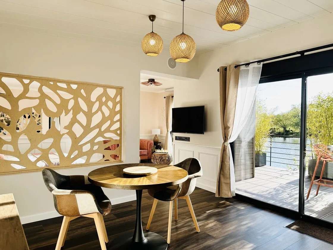 Coin Repas intérieur - Le Colombier - L'Étang du Vieux Doyenné