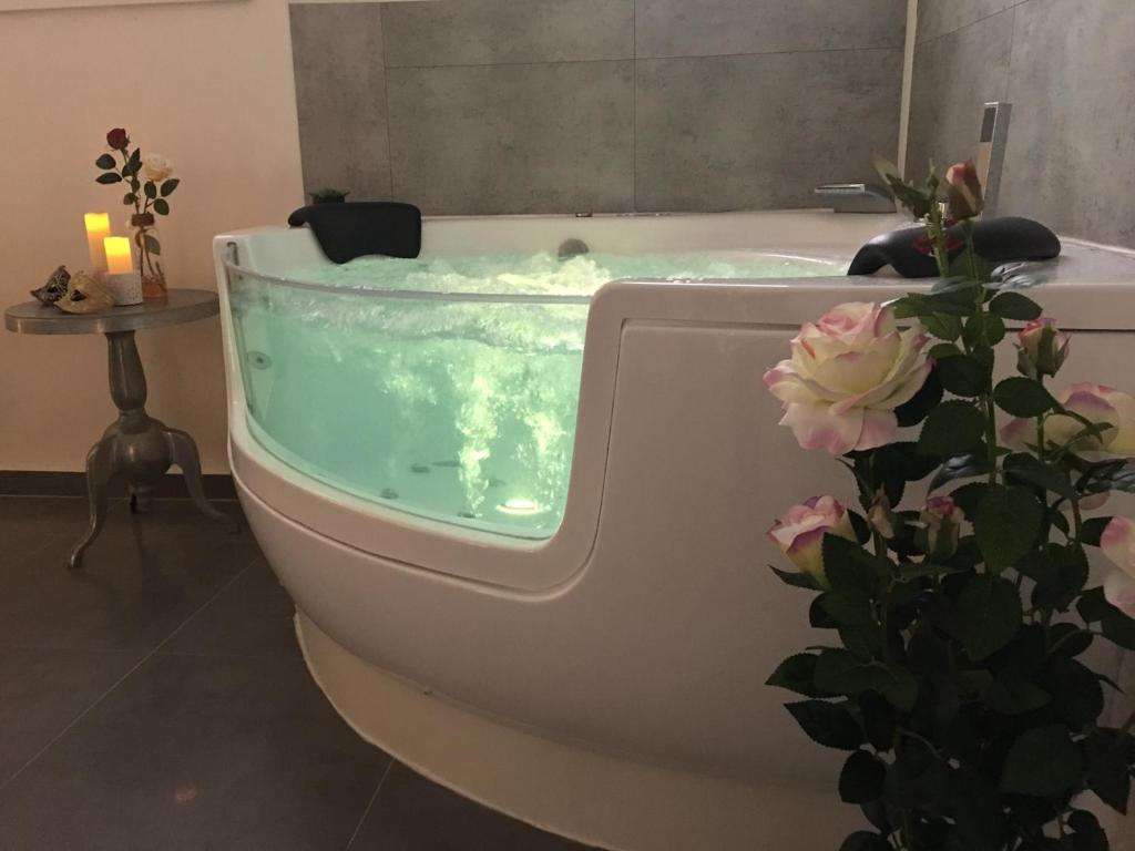 Baignoire Balnéo - Suite Cristal VIP - Cosy & Spa