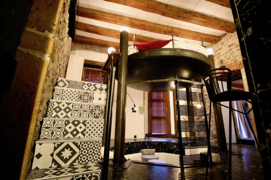 Escalier vers le lit - Le Clos de Sainte Croix