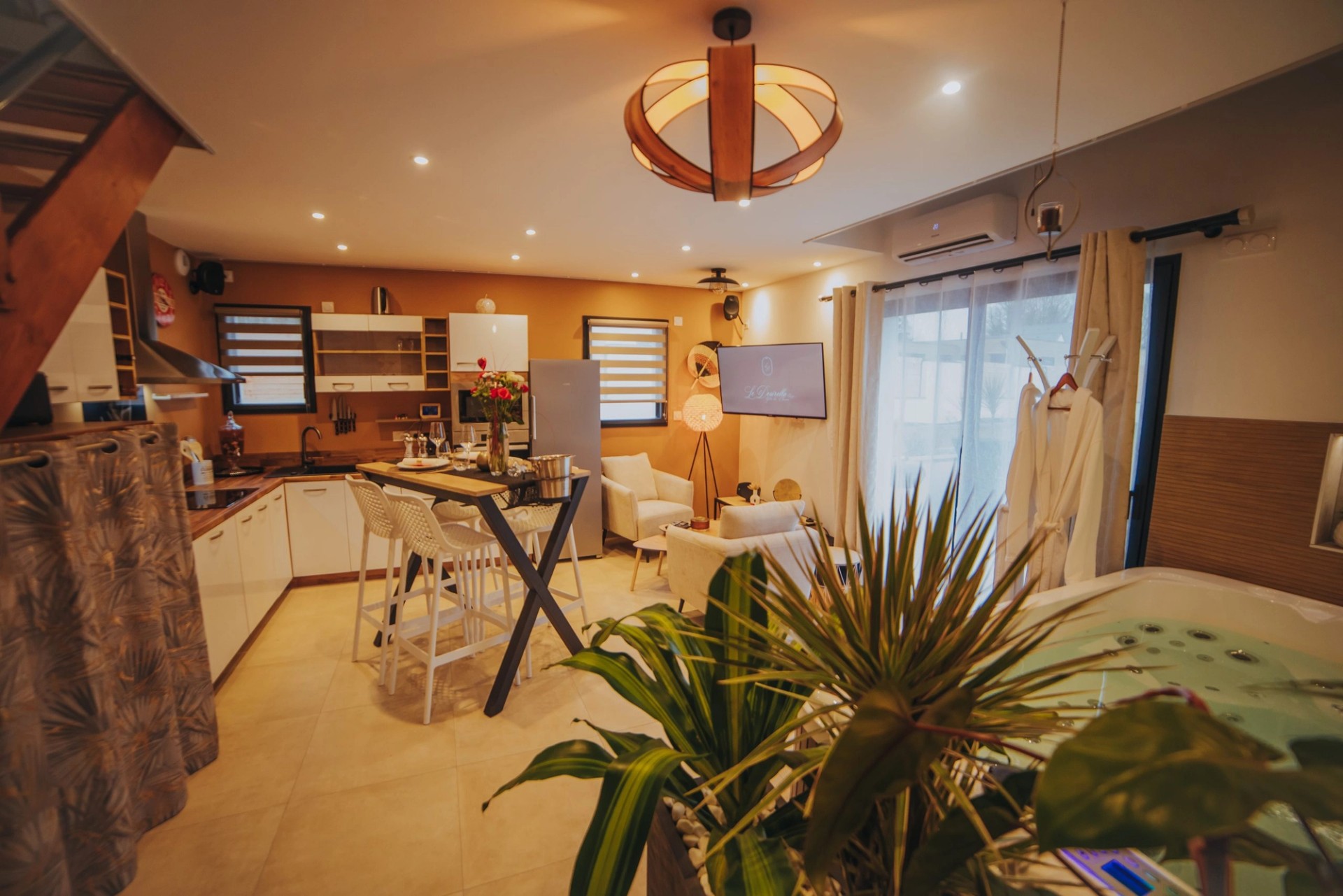 Le Désirella à Camors avec jacuzzi privatif - Chambre romantique pour couple