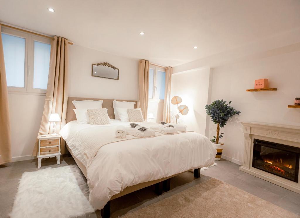 Chambre & Cheminée - Suite Venusa Comédie