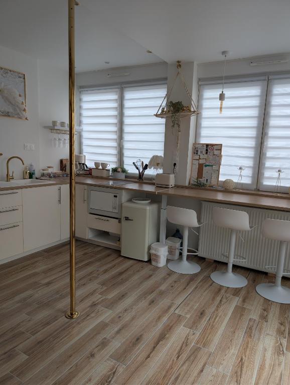 Cuisine & Barre de Pole Dance - La Whiteroom de l'Artois