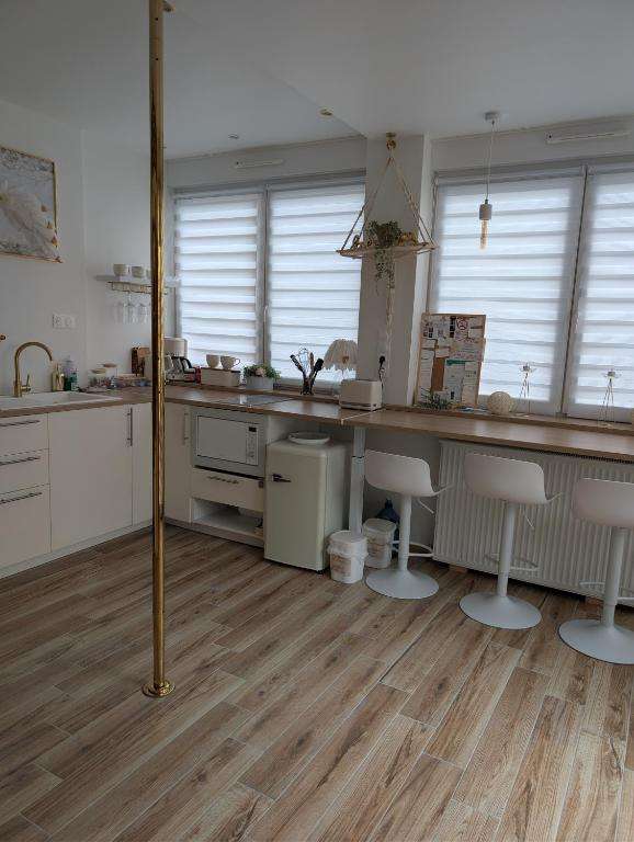 Cuisine & Barre de Pole Dance - La Whiteroom de l'Artois