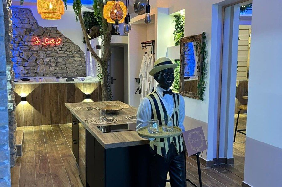 Coin Repas & Jacuzzi - La Suite 2 Grenoble