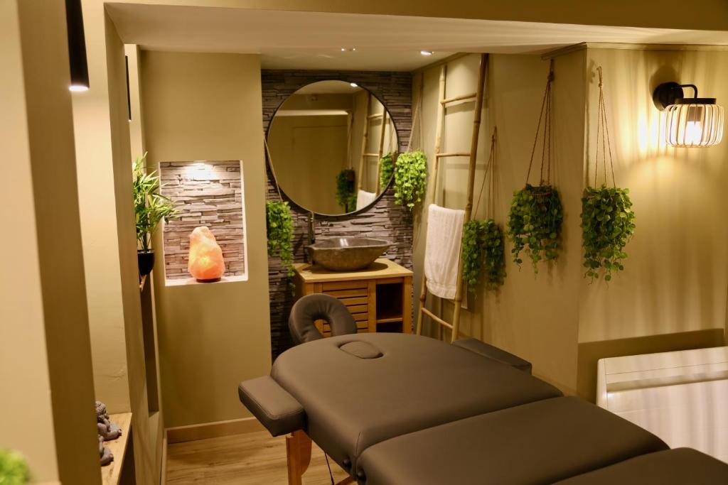 Salon de Massage - Love Room Gold - Les Délices Rooms