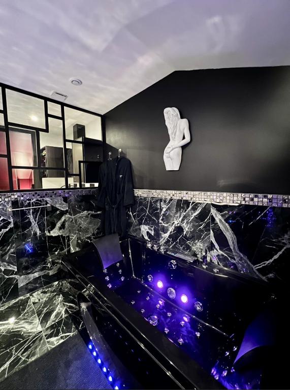 Baignoire Balnéo - Amour & Tentation - Parenthèse Love