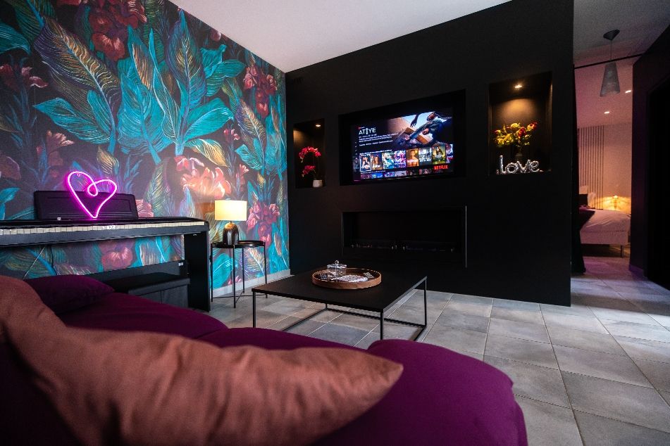 Salon - TC connectée - Suite Eden - Le Cocoon Secret 