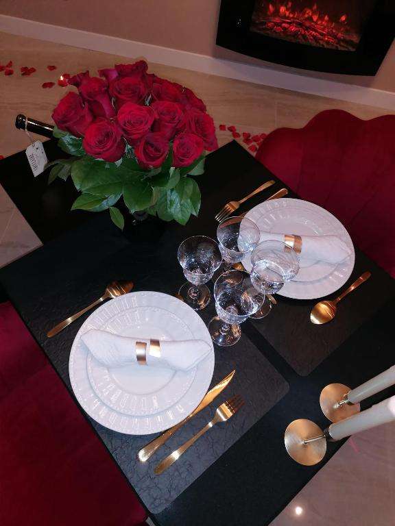Dîner en Amoureux - Élégance et Spa