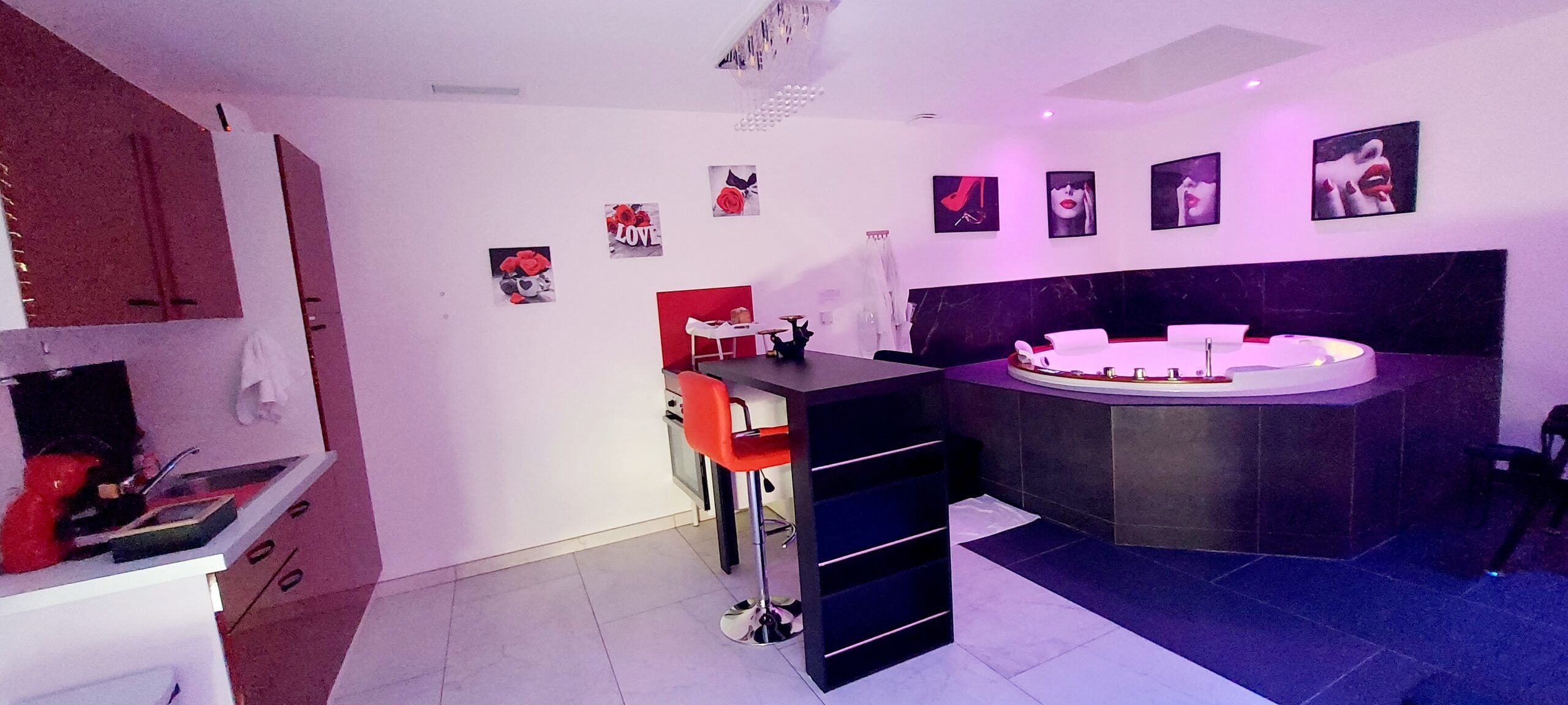 Cuisine & Balnéo - La Suite Aphrodite - L'Olympe des Sens