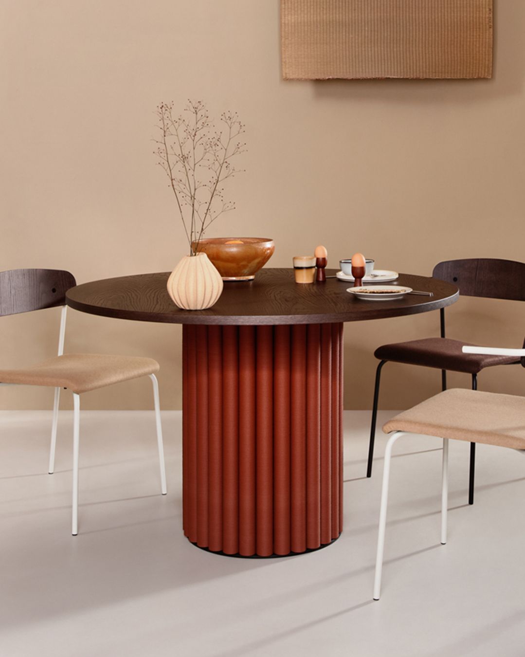 Joost van der Vecht's creation, the Hana table, marks the inaugural piece in a distinctive collection developed in partnership with the sustainable furniture brand Occony. The name 'Hana' draws inspiration from the Japanese word for 'flower,' subtly alluding to its aesthetic appeal. Crafted with a 3D printed base constructed from recycled beverage cartons, the table exemplifies eco-conscious design. Its top features a water-based wood finish, ensuring it is free from harmful elements.