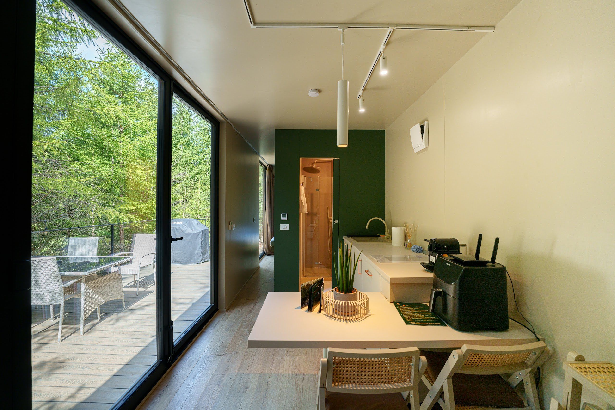 Furnished terrace overlooking the valley at Coniferis Retreat