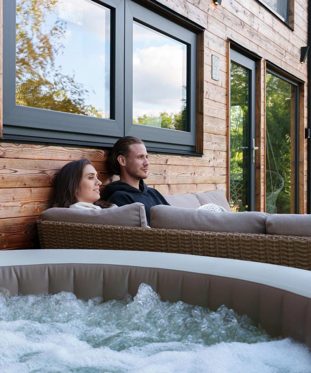 Private jacuzzi on terrace – Hypo Private jacuzzi on the panoramic terrace of Hypo cabin in Bihor