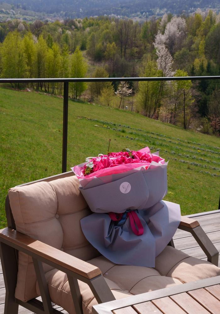 Bouquet on the terrace Bouquet of flowers on the terrace of a tiny house at Coniferis Retreat