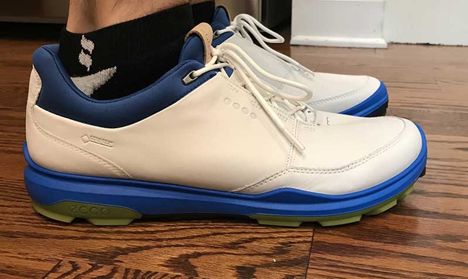 most comfortable golf shoe for walking