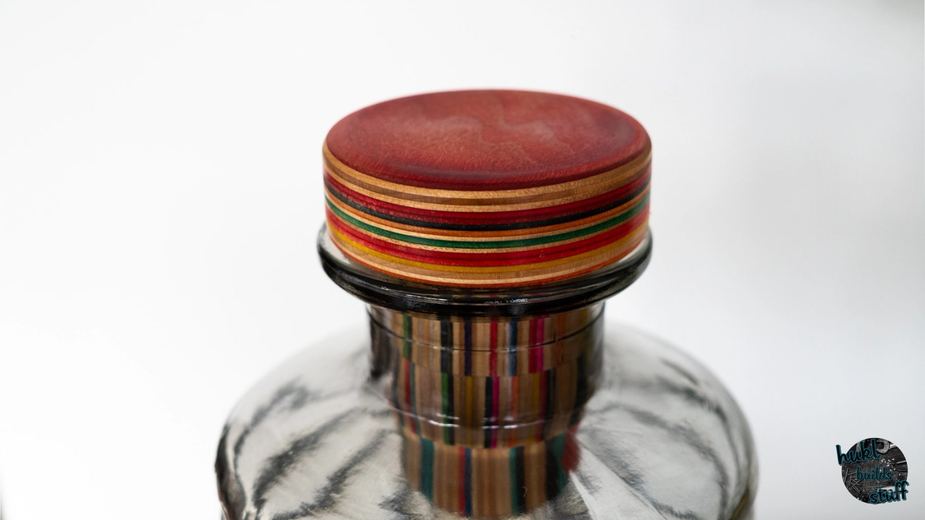 cap variation lined red