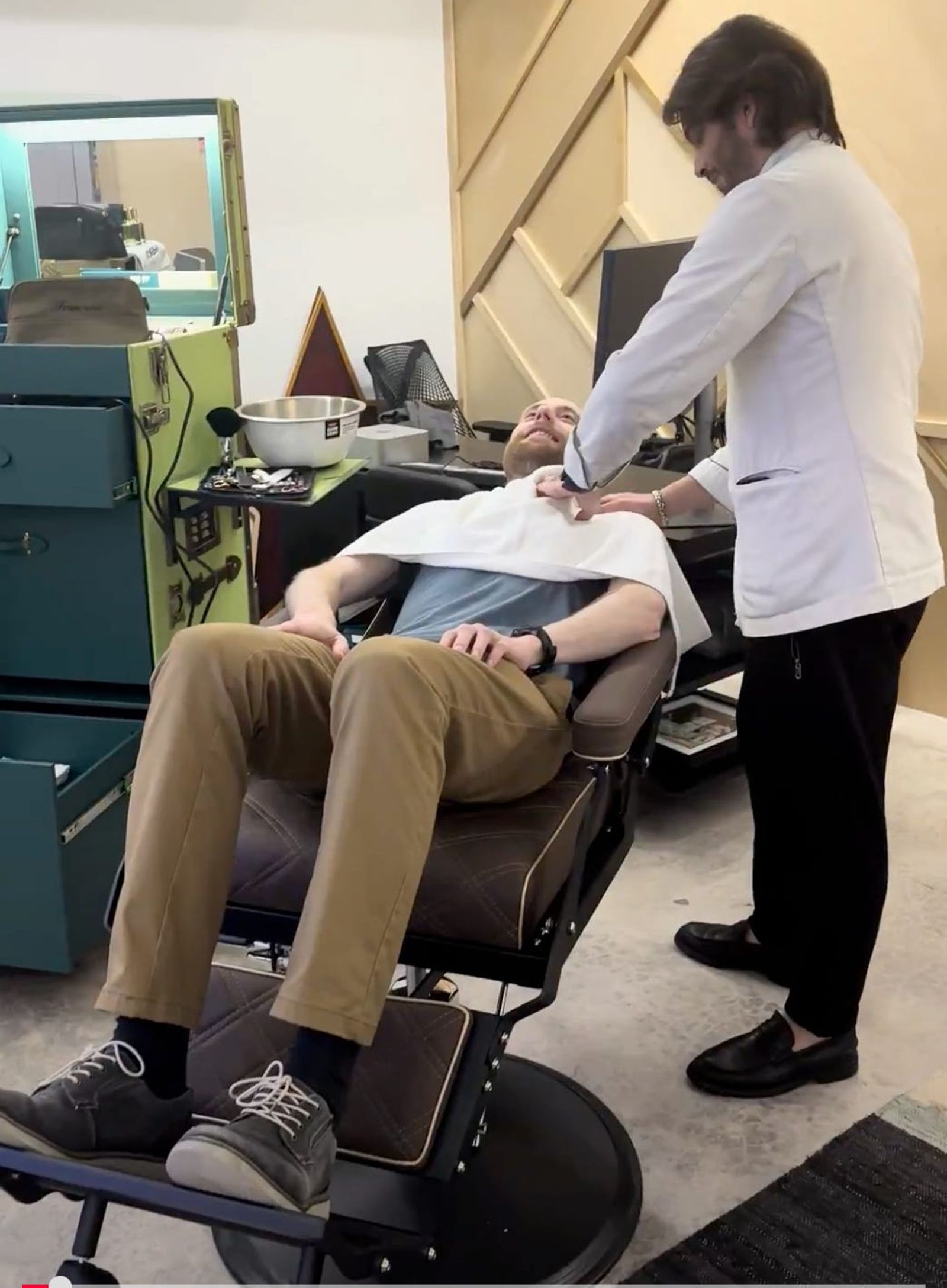 Barberinos live barbershop demo outside The Pitch room