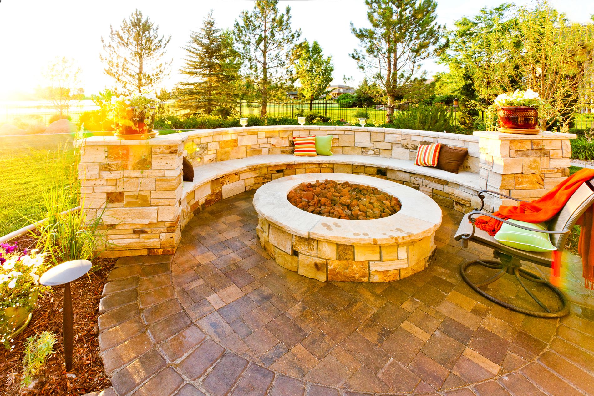 Masonry Fire Pit with Built-in Masonry Bench