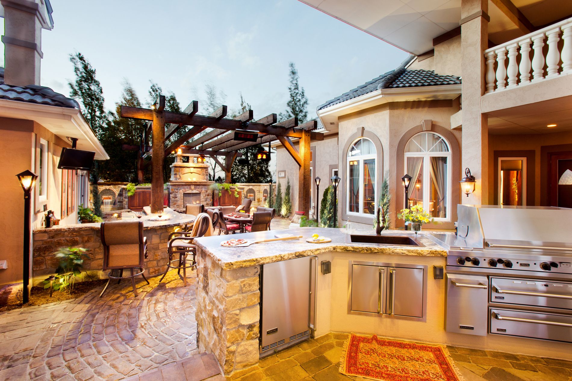 Outdoor Kitchen and Fireplace