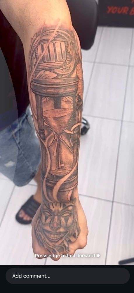 Hourglass with Money and Face