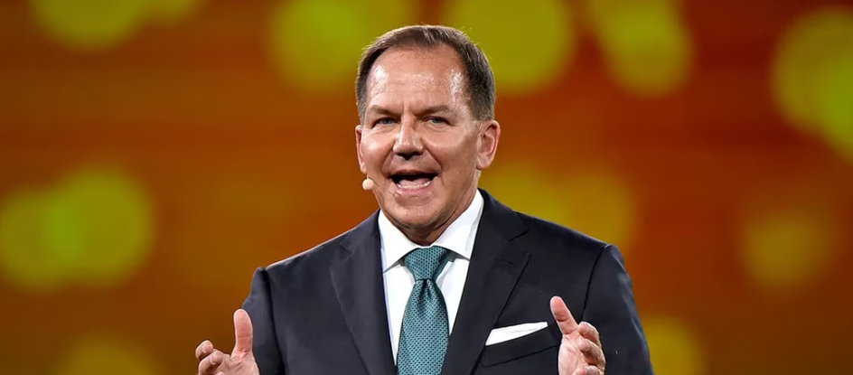 Paul Tudor Jones: Geopolitical Risks, Debt, and His Love for Bitcoin & Gold