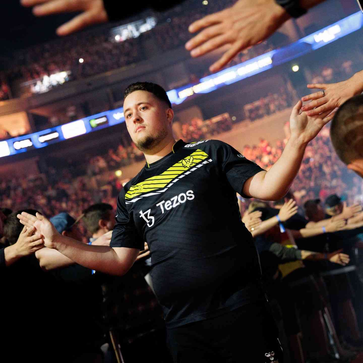ZywOo entering the Arena with crowd support (Image Credits: Instagram/cs_zywoo)
